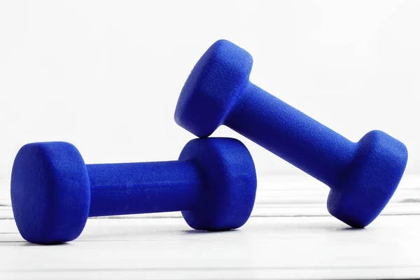 Resistance Bands vs. Free Weights for Rehab: What are Free Weights?