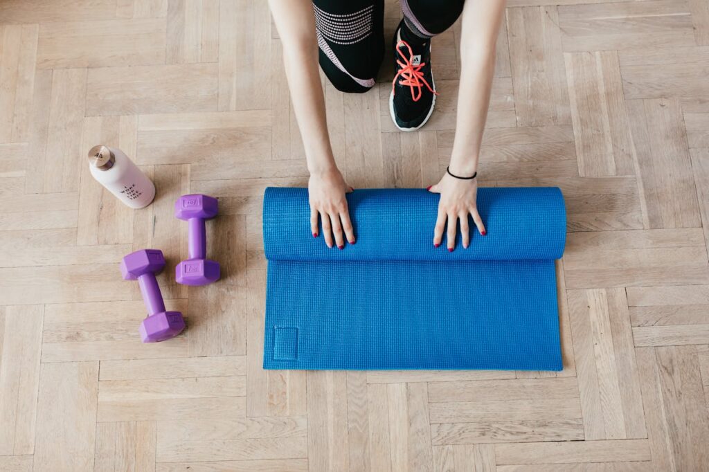 Resistance Bands vs Free Weights: Home Workout